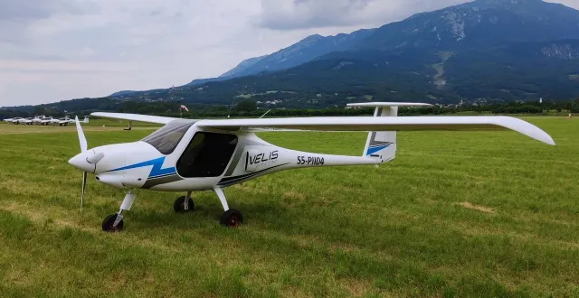 photo  trente-huit pompiers sont intervenus sur les lieux de l’accident du velis electro.  &copy;  photo d’illustration andrejcheck 