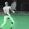 photo  le robot humanoïde développé par la société chinoise galbot. l’engin est capable d’effectuer des échanges de balles de tennis. 