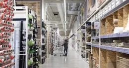 Info insolite le client n’a pas entendu le dernier appel avant la fermeture et s’est retrouvé piégé dans le magasin de bricolage.