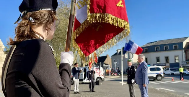 photo  cholet, jeudi 19 mars 2026. la cérémonie d’hommage aux victimes civiles et militaires de la guerre d’algérie et des combats en tunisie et au maroc, place du 77e régiment d’infanterie, à cholet.  &copy;  co - lucas rojouan 