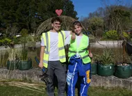 photo  adrien abarzua, président de expoflo avec zaëdi neau, chargée de communication au campus de l’institut agro, en pleine préparation de leur expo flo. 