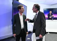 photo  angers, jeudi 19 mars 2026. en sortant du plateau, romain laveau et christophe béchu ont poursuivi leur dispute. 