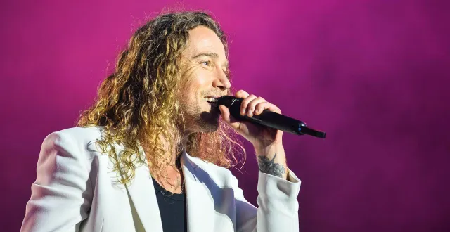 photo  julien doré invite une famille de prinquiau, à son concert du 16 avril au zénith de nantes.  &copy;  mathis harpham / ouest-france 