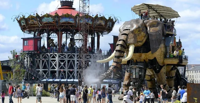 photo  les salariés du voyage à nantes sur le site des machines de l’île revendiquent de meilleures conditions de travail.  &copy;  archives 