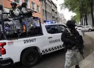 photo  des membres de la garde nationale mènent une opération à mexico, au mexique, le 22 février 2026, après que les forces fédérales ont tué nemesio oseguera cervantes, alias « el mencho », chef du cartel jalisco new generation, à guadalajara. 