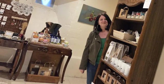 photo  alisson guijarro, cheffe d’entreprise brocan’thé et organisatrice de ce festival art en papier.  &copy;  co 