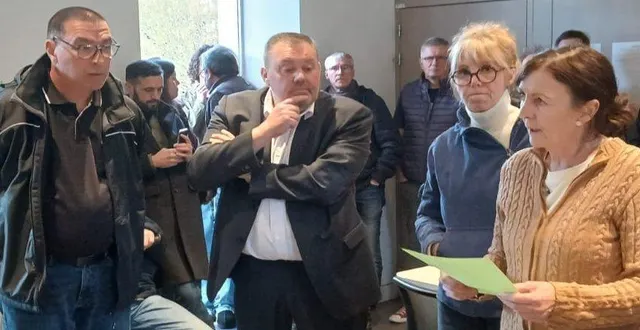 photo  carole jouin-legagneux réélue (à droite), et patrice brut (au centre).  &copy;  ouest-france 