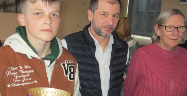photo  sohan, 13 ans, premier du communal, avec le président aurélien destouches et martine bosdodore.  &copy;  co 