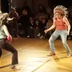 photo les deux danseuses ont beaucoup fait rire les enfants.