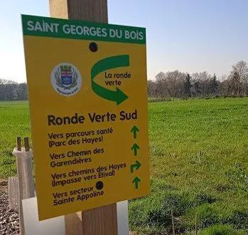 photo  un des nouveaux panneaux installés dans la commune.  &copy;  le maine libre 