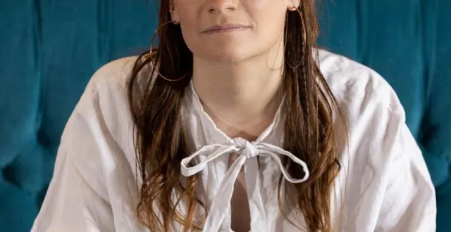 photo  kunthéa émerge dans un style qu’elle définit comme de la pop/hip-hop. ses chansonsaux sonorités électroniques enchanteront le public.  &copy;  co 