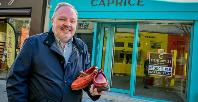photo  jack royer reprend l’emplacement de la bijouterie caprice rue de l’étoile pour ouvrir kléo, un magasin de chausses pour femmes.  &copy;  le maine libre – yvon loué 