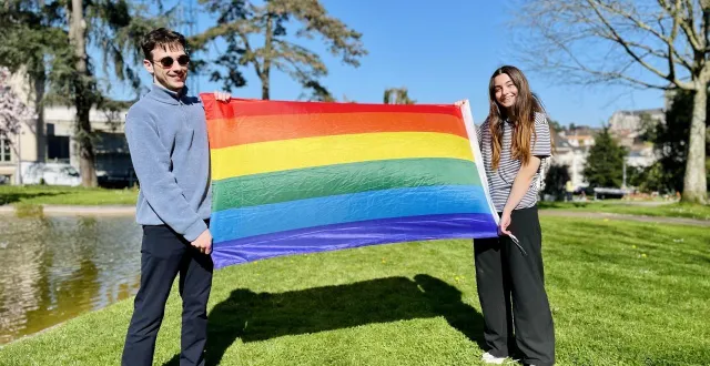 photo  cholet, jeudi 19 mars 2026. noémie morisseau et ilann klingler ont fondé l’association la voix du cœur, qui organisera une marche des fiertés lgbtqia + dimanche 7 juin 2026 à 14 h au jardin du mail.  &copy;   co – lucas rojouan 