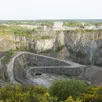 photo  à sainte-eanne, la carrière des hauts de rochefort s’étend sur plus de 60 hectares. 