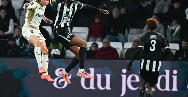 photo  florian thauvin et les lensois jouent le titre, cette saison.  &copy;  franck dubray / ouest france 