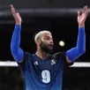 photo  earvin ngapeth lors de la victoire de l’équipe de france face à l’italie aux jeux olympiques 2024. 