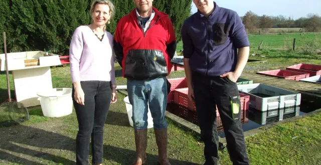 photo  la famille cardon travaille sur le site mais aussi sur beaucoup d’étangs sarthois  &copy;  . ouest-france 