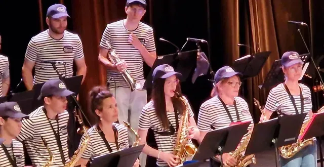 photo  avec sa trentaine de musiciens, la formation belloprataine vibrass proposera des airs funk, rock et jazz.  &copy;  dr. 