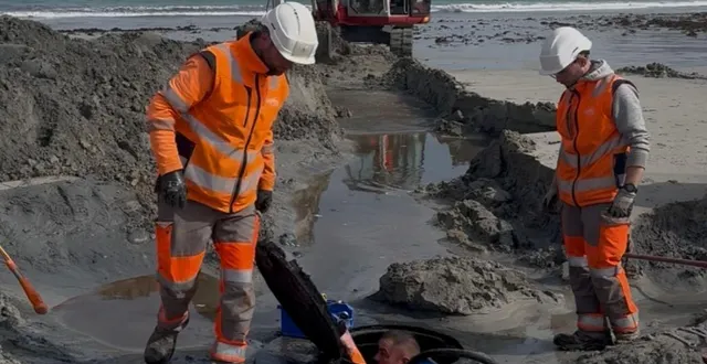 photo  une dizaine d’ouvriers accompagnés des services techniques de la thalasso ont procédé aux vérifications d’usage du système de pompage d’eau de mer.  &copy;  thalasso roz marine 