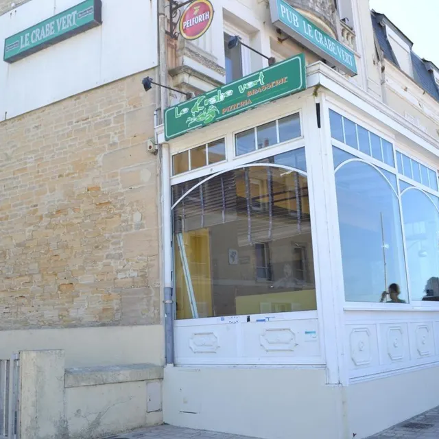 Le Crabe vert, à Saint-Aubin-sur-Mer, a été rebaptisé les Mouettes pour les besoins des scènes du film qu’Isabelle Mergault est venue tourner avec Josiane Balasko et Lambert Wilson. Ouest-France photo le crabe vert, à saint-aubin-sur-mer, a été rebaptisé les mouettes pour les besoins des scènes du film qu’isabelle mergault est venue tourner avec josiane balasko et lambert wilson. © ouest-france