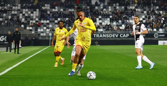 photo  harold voyer et le mans fc ont décroché trois points à amiens, ce vendredi 20 mars 2026.  &copy;  photopqr/le courrier picard/maxppp - fred haslin 