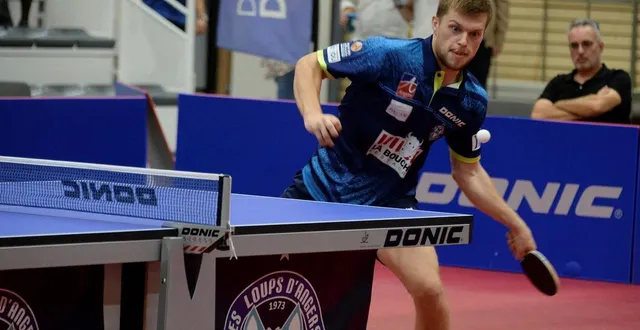 photo  bastien rembert a cédé face à simon gauzy.  &copy;  photo archives co : jérôme hurstel 