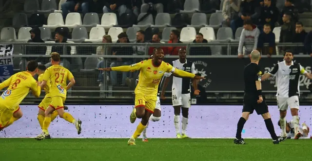 photo  samuel yohou, le capitaine du mans fc, exulte : il a été l’auteur d’un des quatre buts des manceaux, samedi 20 mars à amiens.  &copy;  photopqr/le courrier picard/maxppp 