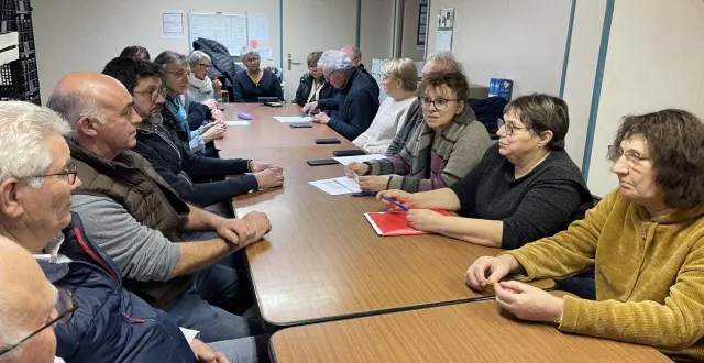 photo  l’association de solidarité cantonale a tenu son assemblée générale avec marie-pascale russeil, présidente (3e à droite).  &copy;  co 