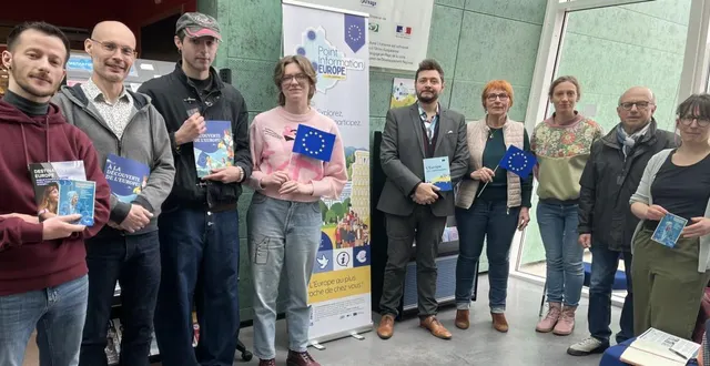 photo  claire houyel, référente de la maison de l’europe, a invité les différents acteurs basés à l’éolienne.  &copy;  ouest-france 
