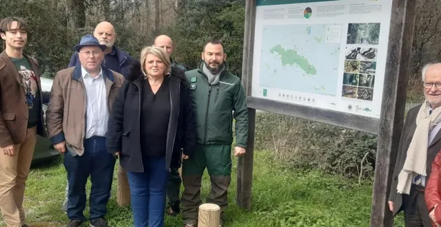 photo  les représentants des lions clubs d’angers et du district 103 ont inauguré les nouveaux panneaux d’accueil de la forêt de longuenée en présence des représentants de l’office national des forêts et de jean-luc david, maire de daumeray et président du syndicat d’énergies de maine-et-loire.  &copy;  ouest-france. 