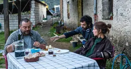 actu cin&eacute;ma  rodrigo sorogoyen sur le tournage d’« as bestas » avec marina foïs et denis ménochet. la comédienne française est également au casting de son prochain film qui sortira durant l’année 2026, « el ser querido » (l’être aimé), avec javier bardem et victoria luengo. 