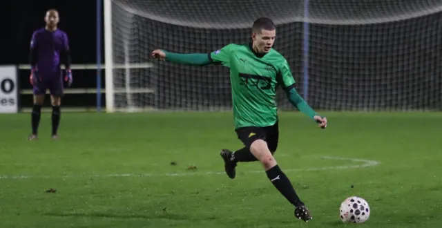 photo  nathan laigneau et l’us alençon à l’assaut de la gsi pontivy  &copy;  ouest-france 