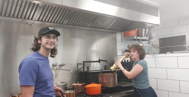 photo  la cuisine a été entièrement refaite par axel et manon.  &copy;  ouest-france 
