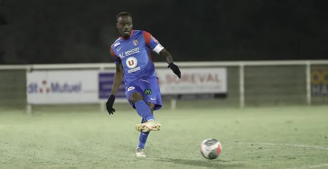 photo  bovid itoua, 38 ans, et toujours fidèle à saumur, après une folle trajectoire.  &copy;  philippe naudin 