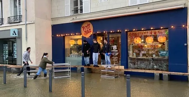 photo  situé place molière à angers, le restaurant p’tit daz a été très touché par les inondations en février 2026.  &copy;  réseaux sociaux 