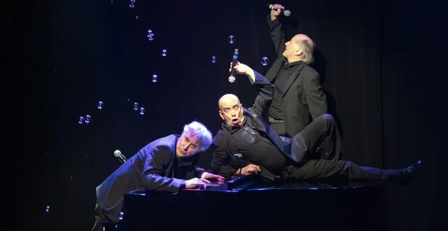 photo  le groupe chanson plus bifluorée présente son dernier spectacle, « au revoir et merci ».  &copy;  à©www.pallages.com 