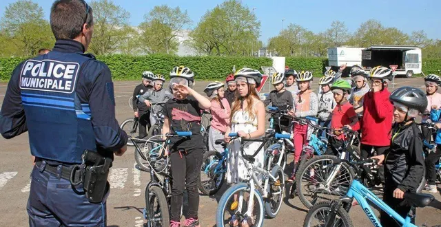 photo  semaine de la prévention routière : à la ferté-bernard, 700 élèves sont concernés.  &copy;  archives le maine libre 
