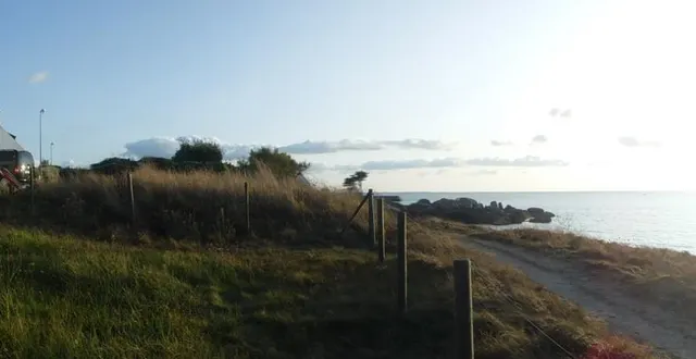 photo  l’abri de trévignon, situé au bord du sentier côtier, dispose d’une vue directe sur la mer.  &copy;  abri de trévignon 