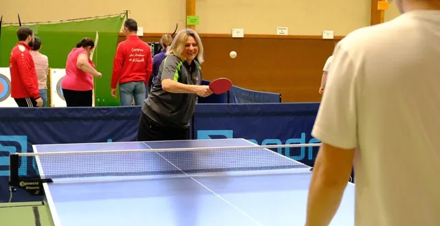 photo  « bouge ton bassin » à loisirs + à thouars.  &copy;  co – antoine richard 