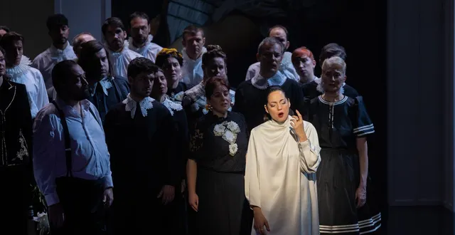photo  laura ulloa est lucia di lammermoor, femme sacrifiée sur l’autel de l’amour.  &copy;  laurent guizard 