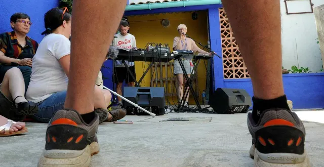 photo  le festival de la dynamo se déroule dans des lieux insolites, notamment chez l’habitant.  &copy;  archives co – christophe bernard 