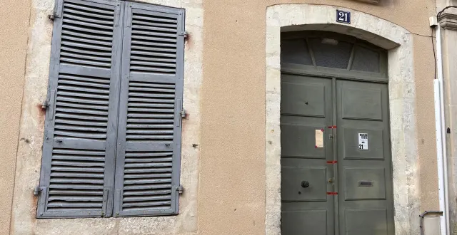 photo  des scellés ont été posés sur la porte du 21, rue ville close à bellême.  &copy;  ouest-france 