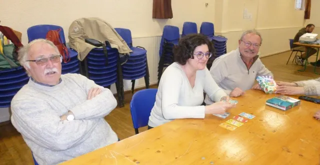 photo  les boulistes ont beaucoup apprécié l’aide de julia qui vient de chaudefonds-sur-layon. en novembre on pourra retrouver l’association des jeux en dix manches au côté de l’union de chauvigné pour une soirée jeu lors du téléthon  &copy;  co 