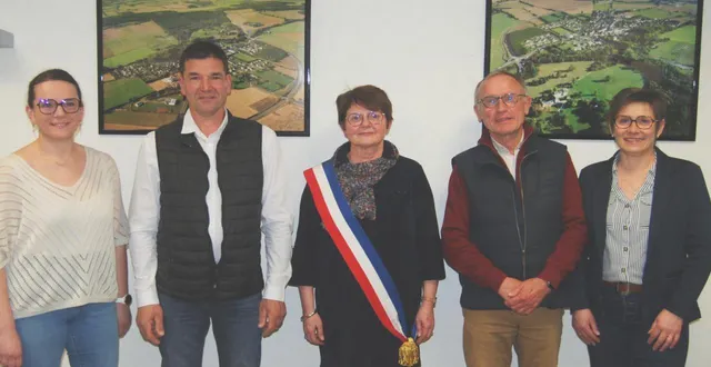 photo  patricia maussion et ses adjoints. de g. à d. : michèle lemay, pascal dufour, jérôme gaudin et angélique ploquin.  &copy;  co 