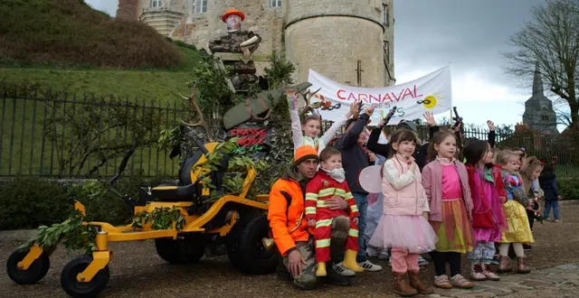 photo  les enfants prennent la pose.  &copy;  ml 