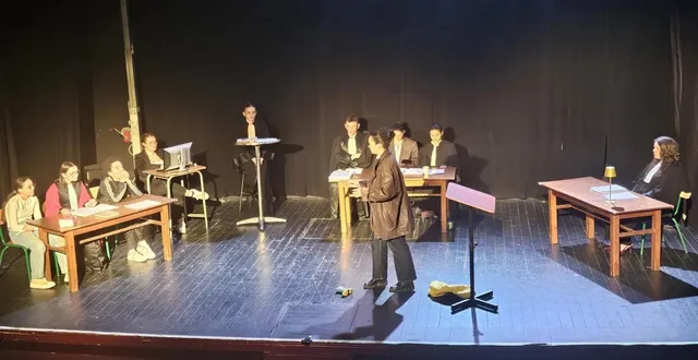 photo  les étudiants acteurs de l’université du maine ont donné une représentation très convaincante du « procès de patrick henry ».  &copy;  le maine libre 