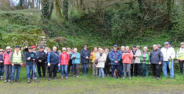 photo  une pause devant le lavoir octogonal d’ardin  &copy;  co 