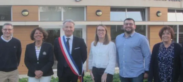 photo  philippe careau, agnès klesse, christophe rambault (conseiller délégué), odile ginestet, fabien véteau, angélique perrine-kahn, bérenger binet, chantal pleurdeau (conseillère déléguée), yann guégan et alain judalet. (absente, sandrine nguyen).  &copy;  ouest-france 
