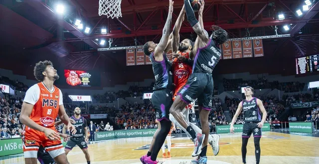 photo  hudgins et les siens ont dû ferrailler pour l’emporter face à boulazac.  &copy;  dominique breugnot 