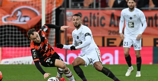 photo  haris belkebla et jordan lefort, deux des angevins très sollicités cette saison.  &copy;  jérôme fouquet / ouest-france. 